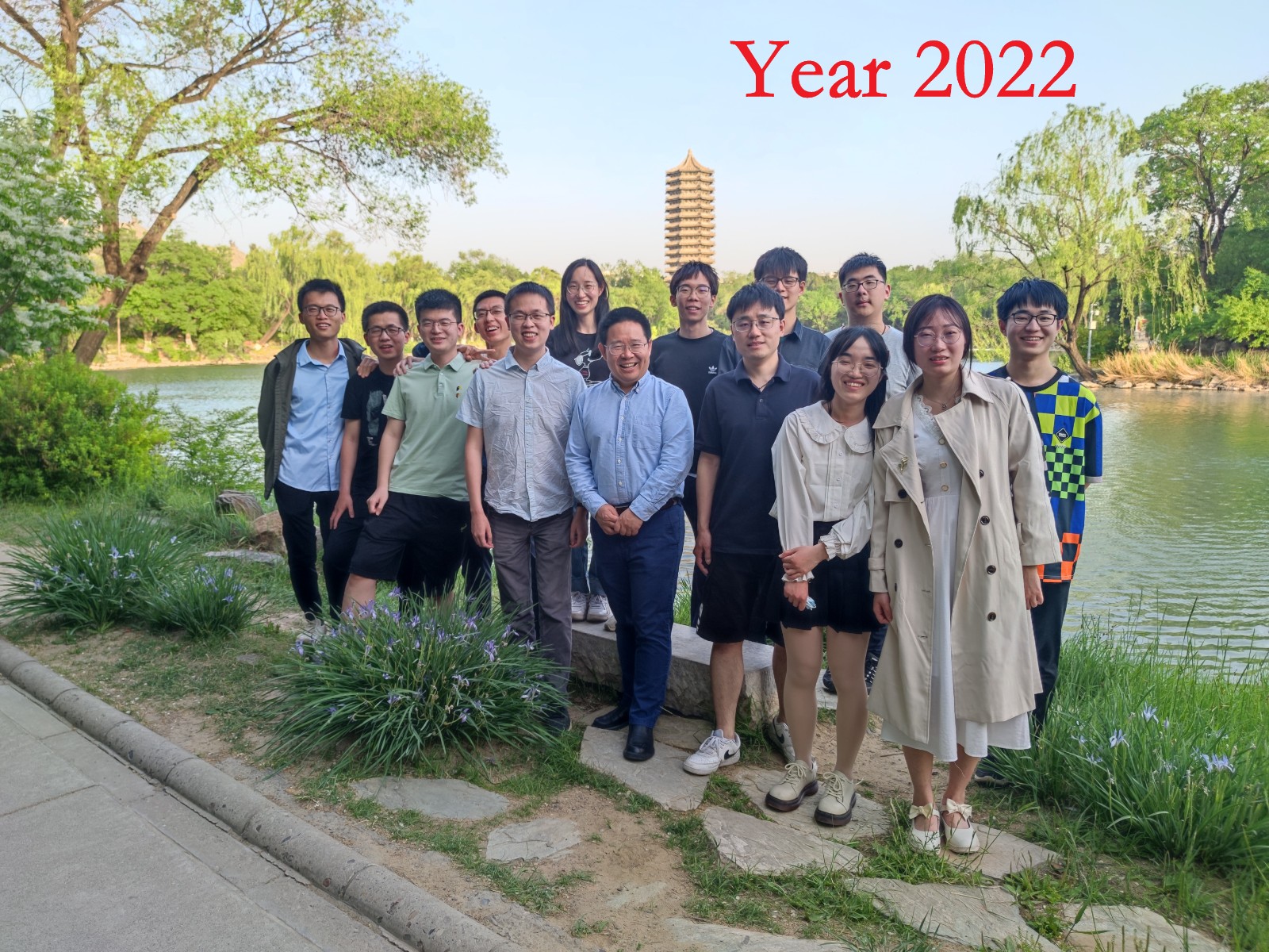 彭小组2022年毕业照 - 上网.jpg 彭小组2022年毕业照 - 上网.jpg